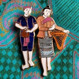 Vintage brooch traditional dress couple Cloissone broach pin